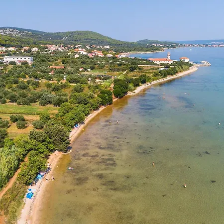 Front In * Pašman