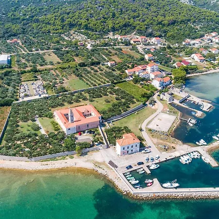 Semesterbostad Front In Pašman
